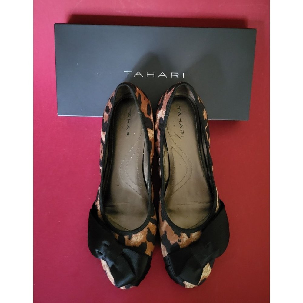 Tahari Rachel Black Brown Size 8 Flat Shoes